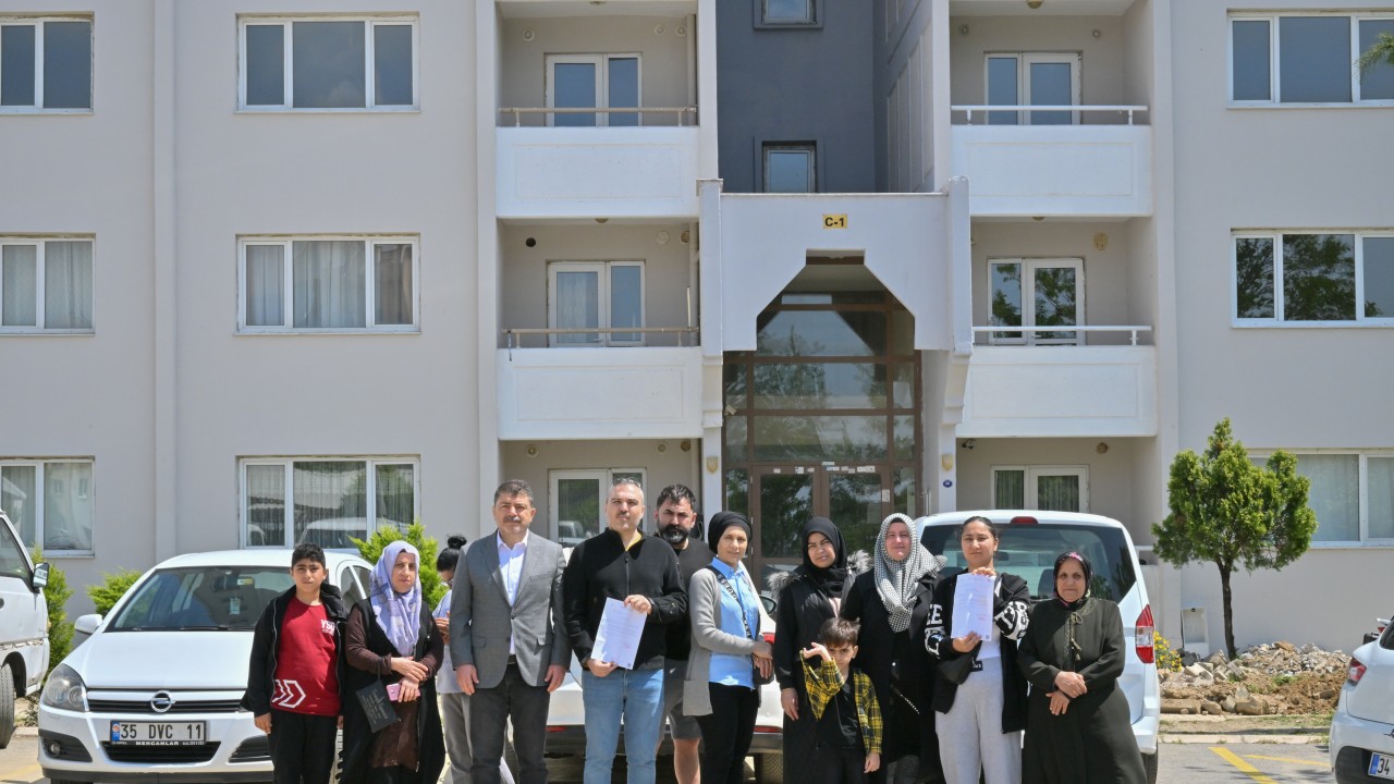 Depremzedelerin yerleştikleri evlerin tahliye edilmesi kararına tepki