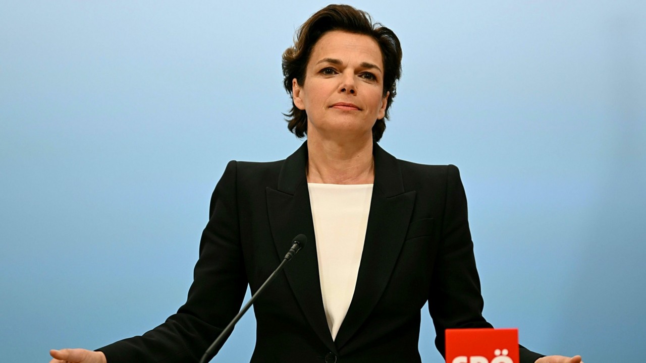 Avusturya’da ana muhalefet partisinin lideri istifa etti