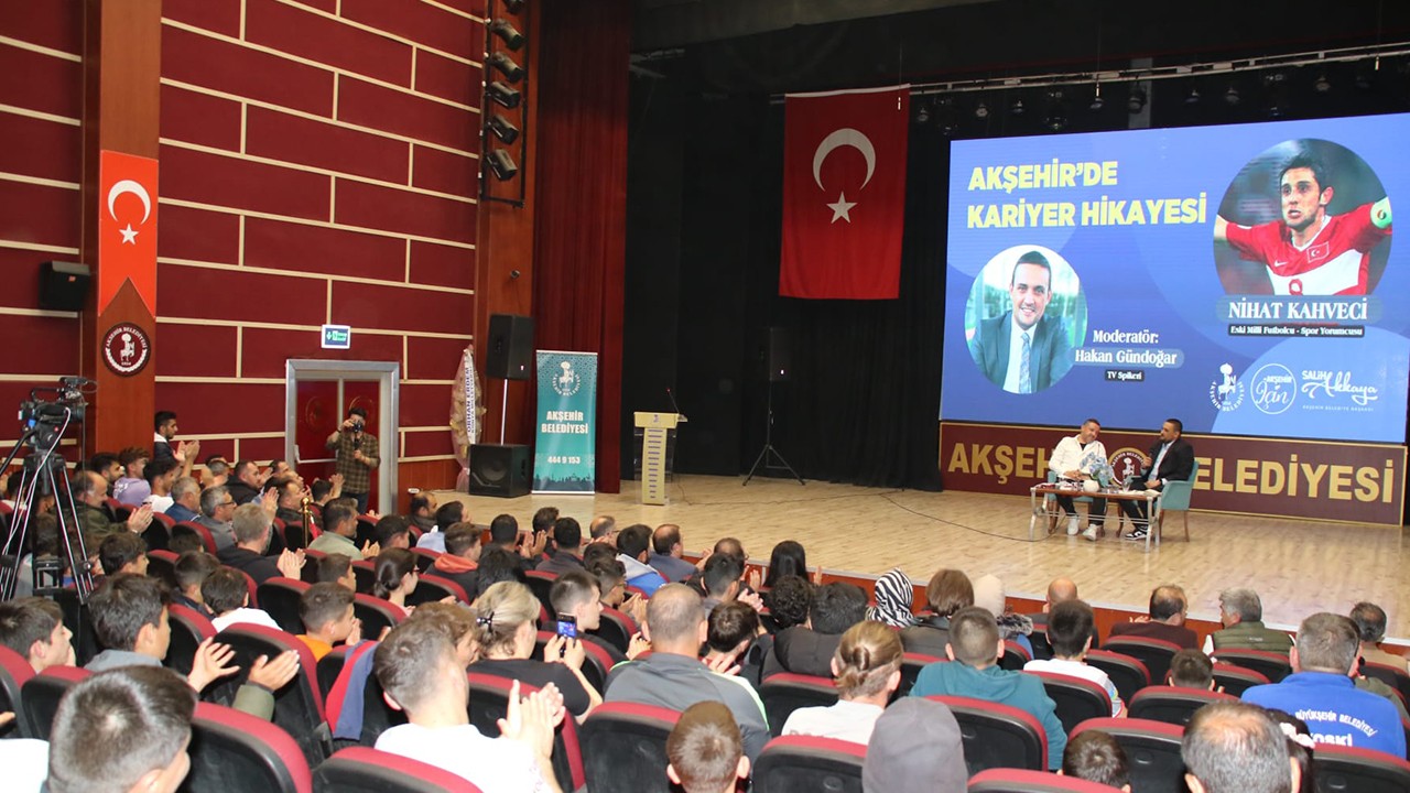 Eski Milli Futbolcu Nihat Kahveci Akşehirli hayranları ile buluştu