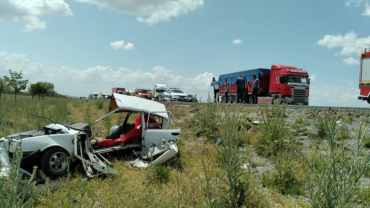 Konya’da feci kaza! Otomobil kâğıt gibi ezildi:1 ölü