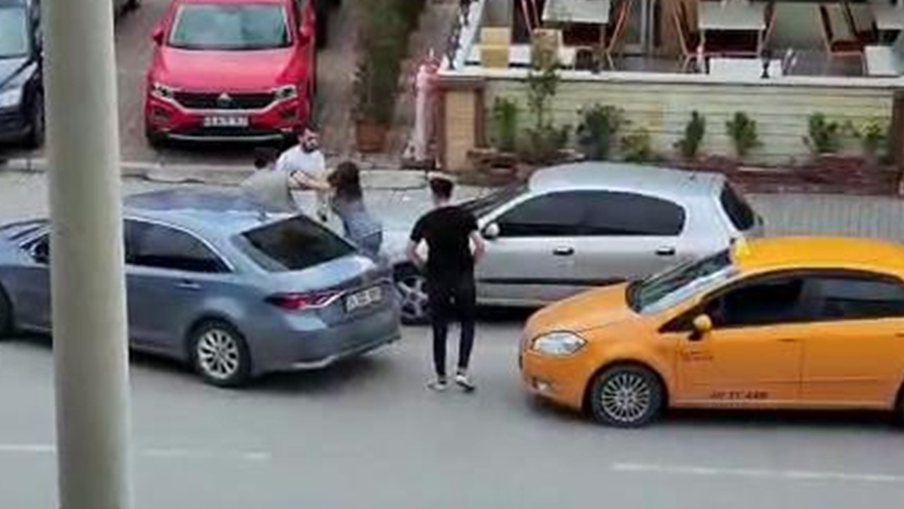Konya’da alkollü halde araçlarına çarptığı sürücülere saldırdı