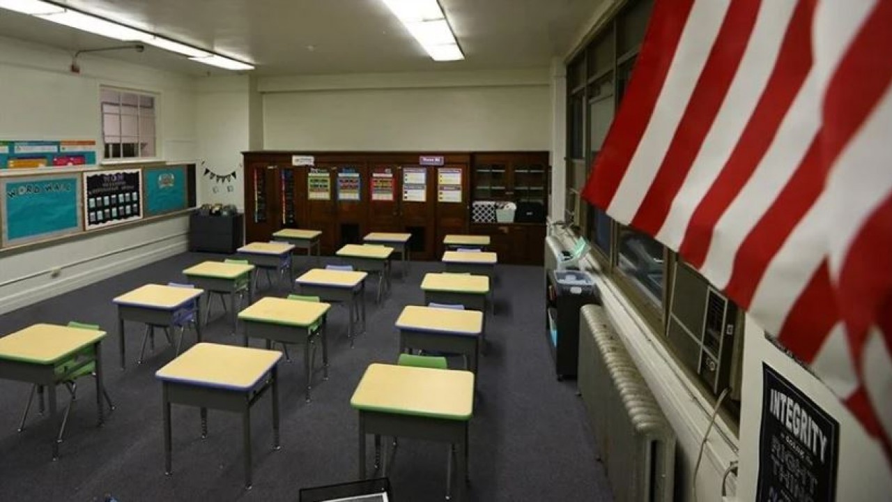 ABD’de okullar, işten ayrılmalar nedeniyle öğretmen bulmakta zorlanıyor