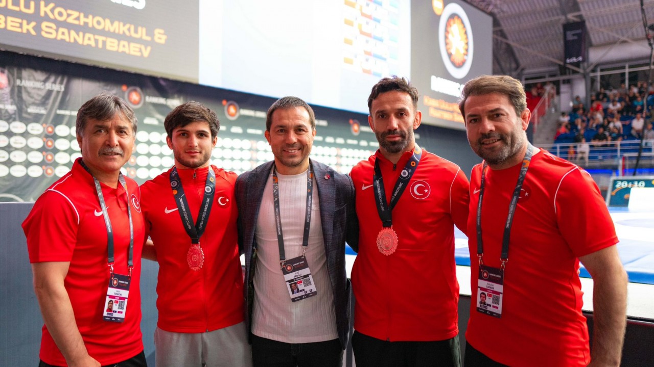 Milli güreşçiler, Kırgızistan’daki turnuvayı  8 madalyayla tamamladı