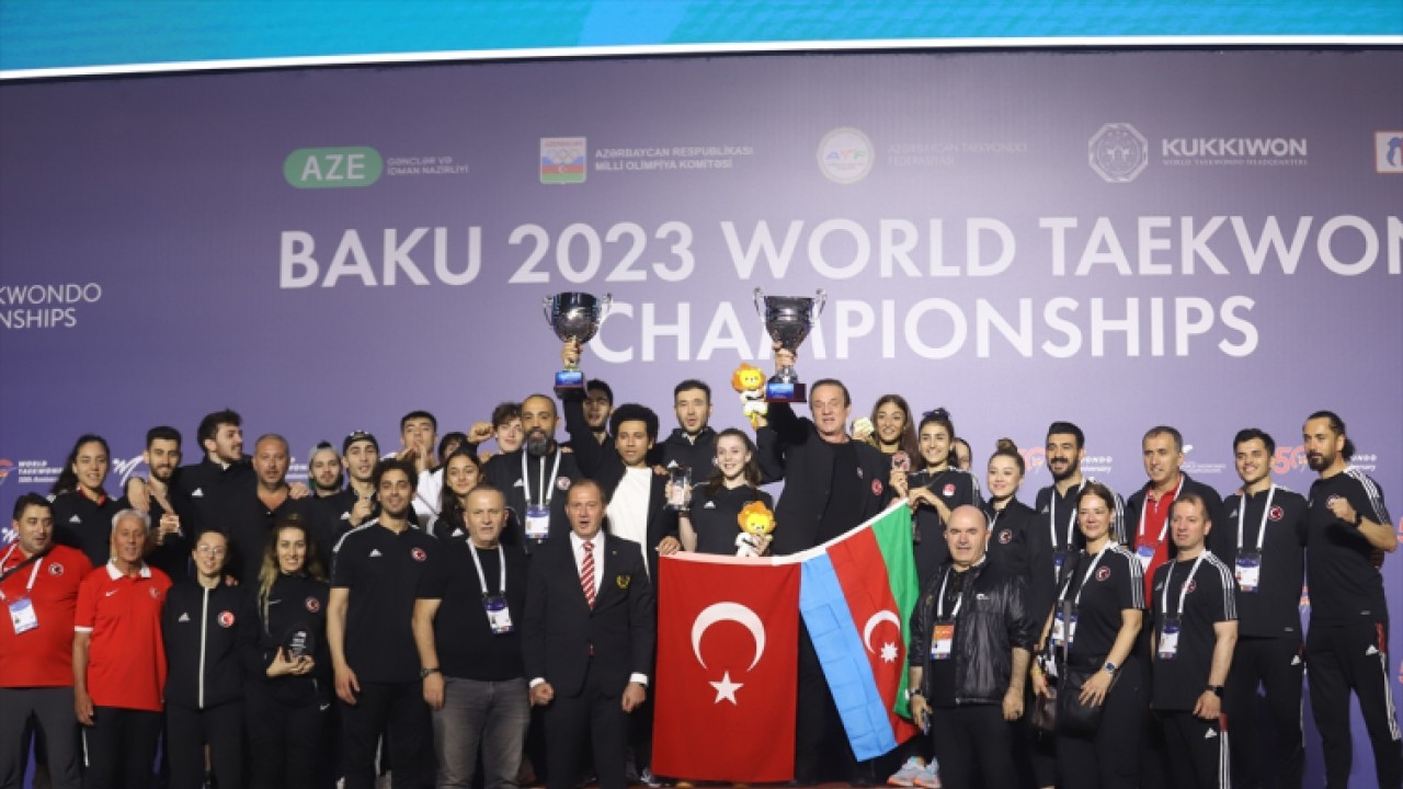 Cumhurbaşkanı Erdoğan, 2023 Dünya Tekvando Şampiyonası’nda madalya kazanan sporcuları tebrik etti