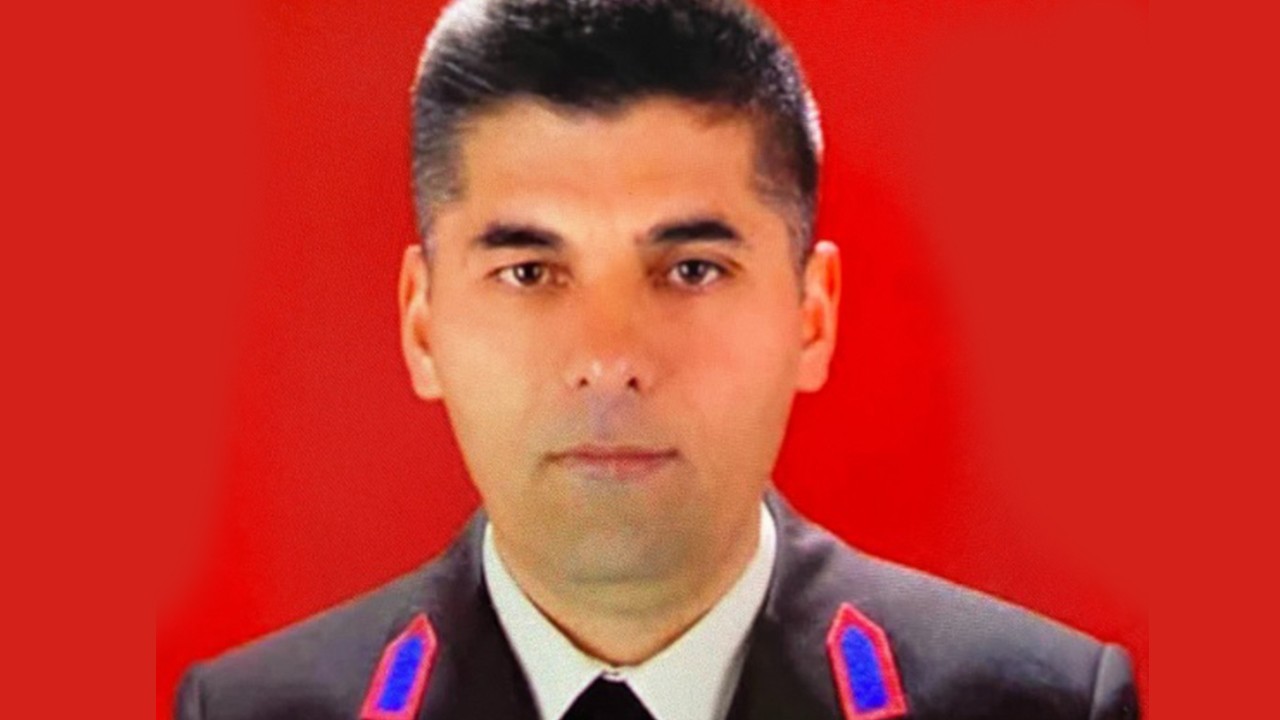 Jandarma karakol komutanı evinde ölü bulundu