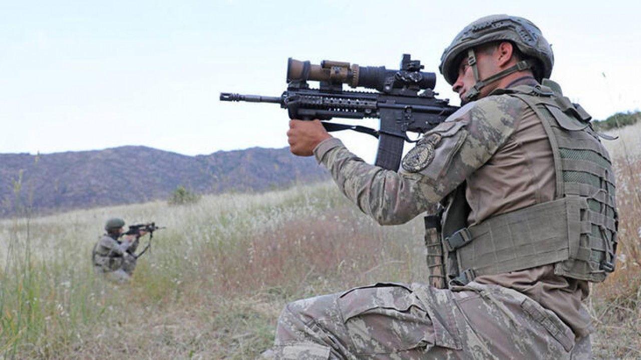 MSB, Pençe-Kilit bölgesinde tespit edilen 2 PKK’lı teröristi etkisiz hale getirdi