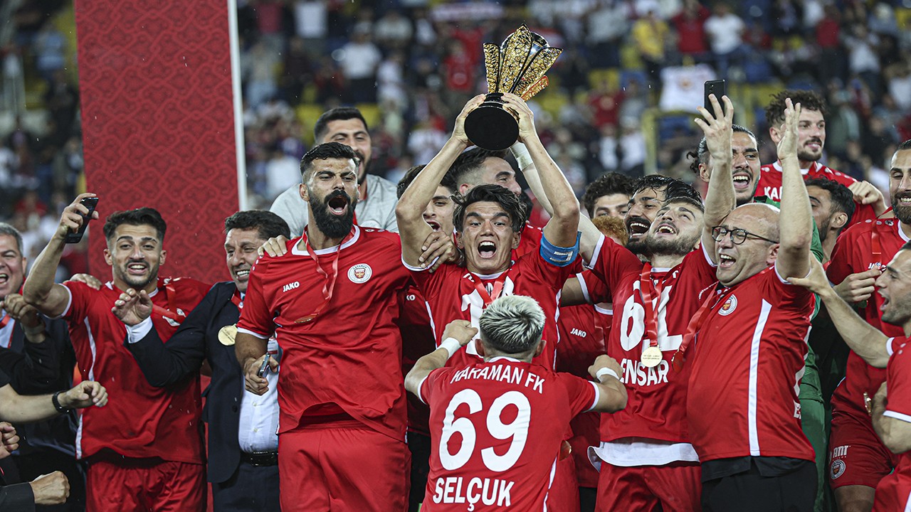 Karaman FK şampiyonluğa uzandı!