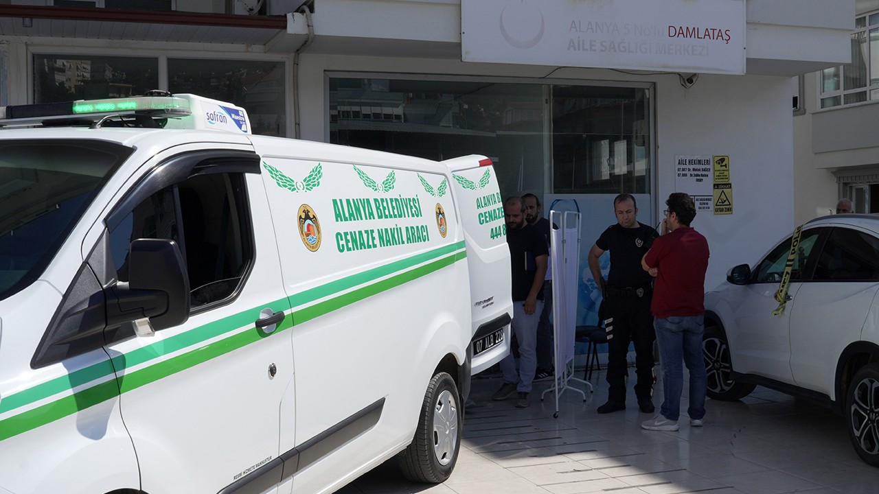 Boşanma aşamasındaki doktor eşini öldürüp intihar etti! Cenazeler Konya’da toprağa verilecek