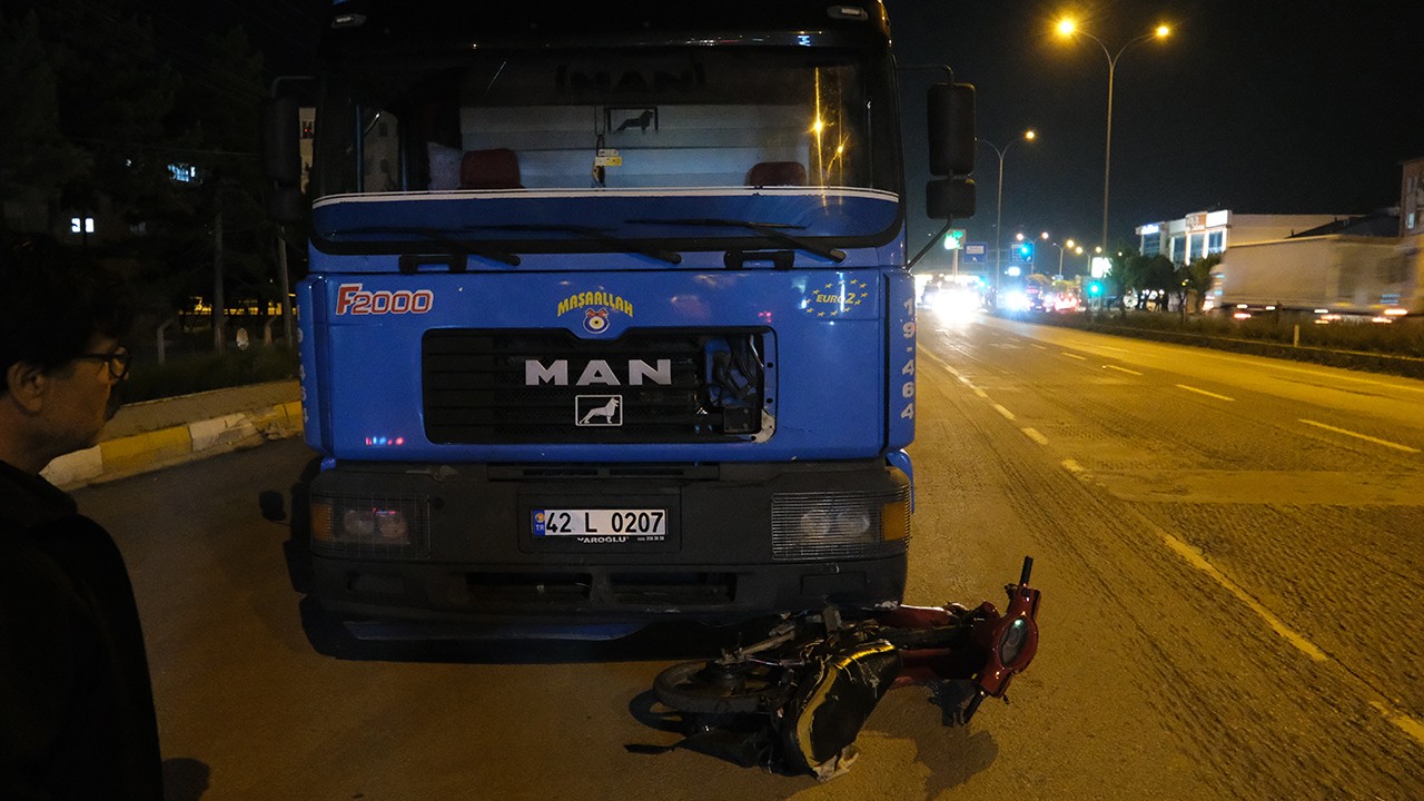 Konya’da çekici ve motosiklet çarpıştı:1 kişi yaralandı