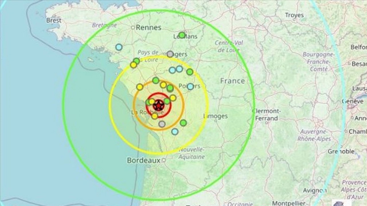 Fransa'da dün meydana gelen 5,8 büyüklüğündeki depremde evler ciddi hasar gördü
