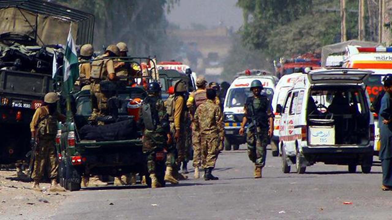 Pakistan'daki bombalı saldırıda 2 asker öldü