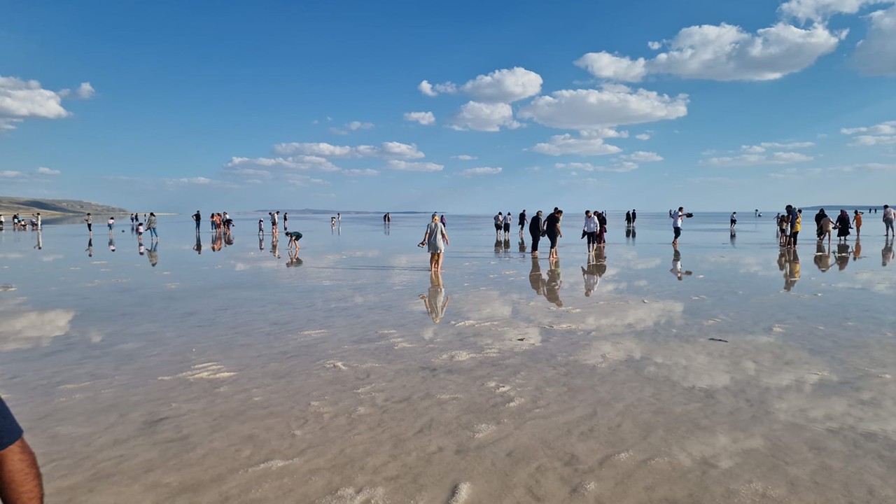 Tuz Gölü’ne bayramda ziyaretçi yoğunluğu