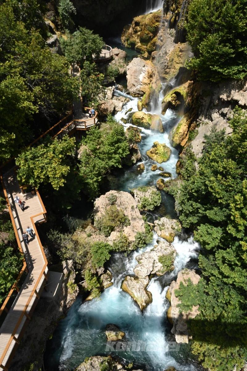 YERKÖPRÜ ŞELALESİ YENİ HALİYLE ZİYARETÇİLERİN İLGİ ODAĞI OLUYOR