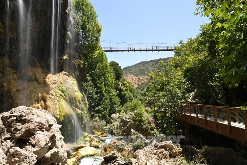 YERKÖPRÜ ŞELALESİ YENİ HALİYLE ZİYARETÇİLERİN İLGİ ODAĞI OLUYOR