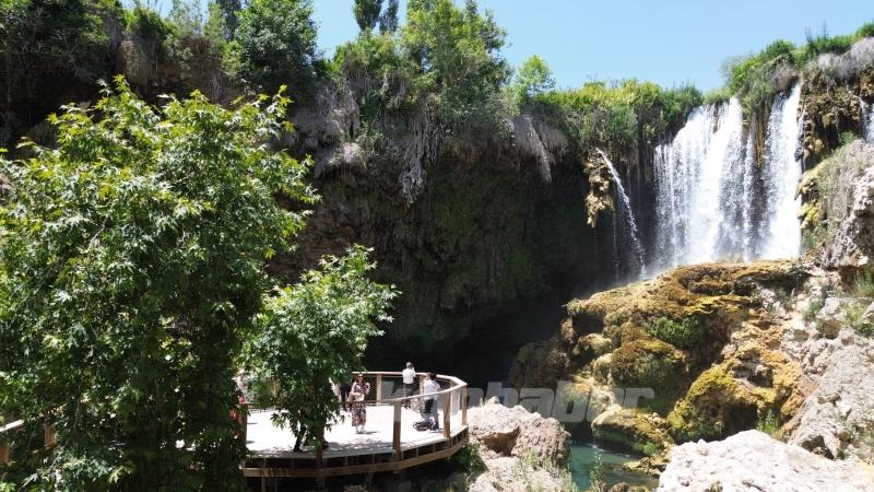 YERKÖPRÜ ŞELALESİ YENİ HALİYLE ZİYARETÇİLERİN İLGİ ODAĞI OLUYOR