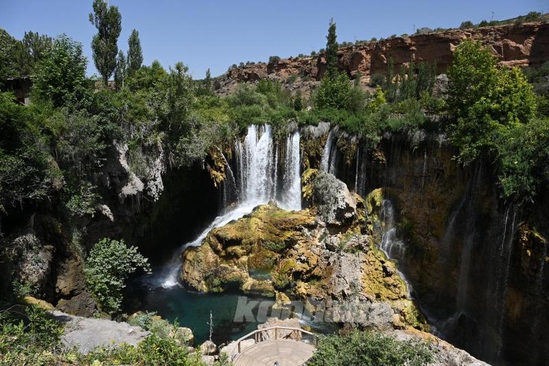 YERKÖPRÜ ŞELALESİ YENİ HALİYLE ZİYARETÇİLERİN İLGİ ODAĞI OLUYOR