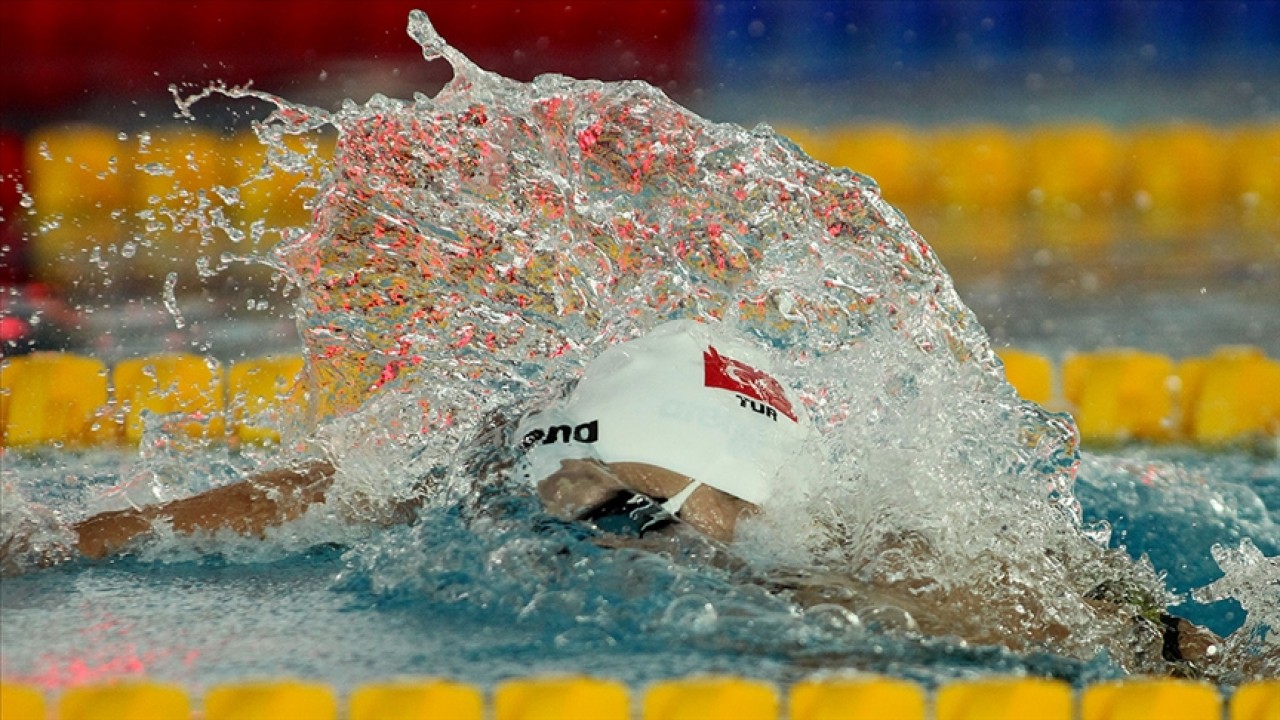 Milli yüzücülerden, Avrupa Gençler Yüzme Şampiyonası'nda 1 altın 2 bronz madalya