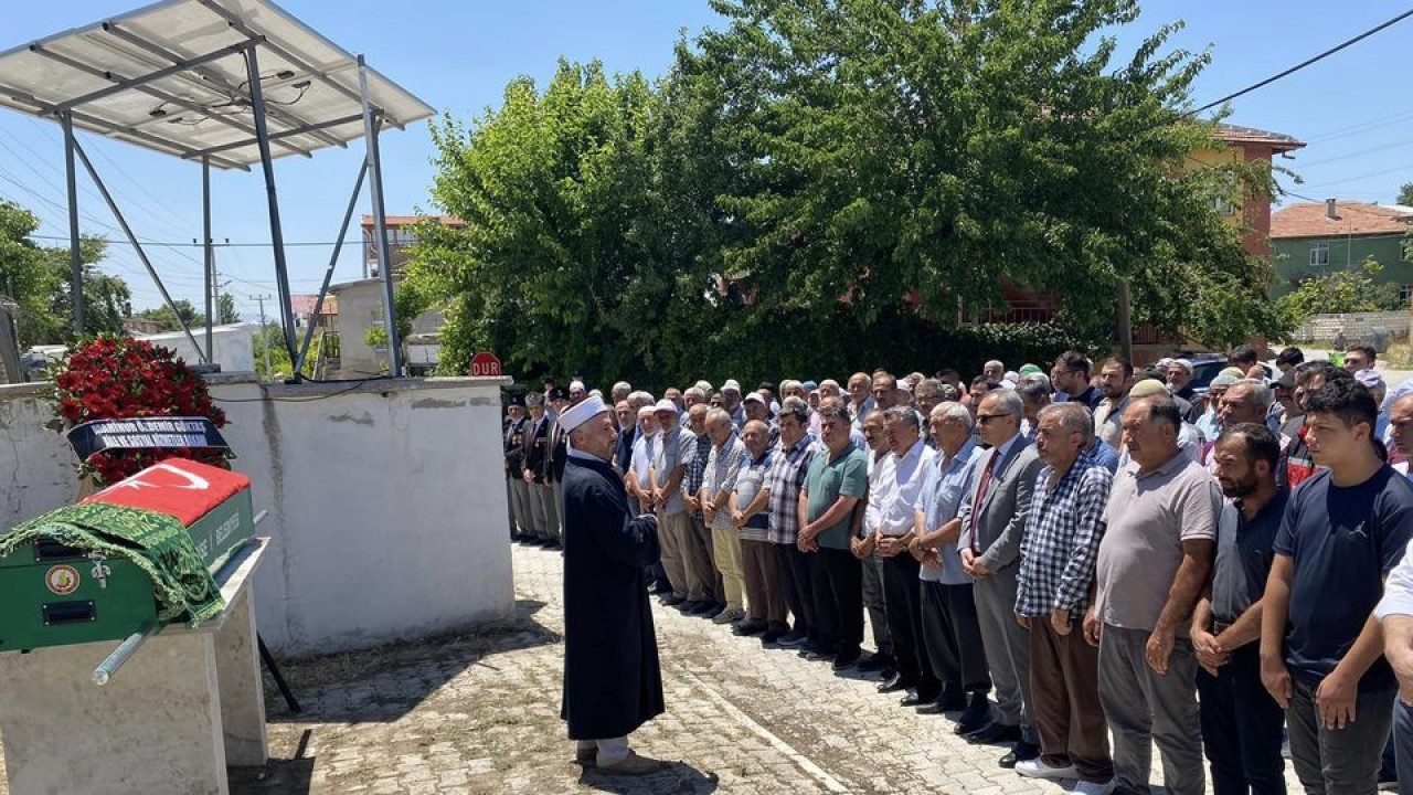 Konya'da vefat eden Kıbrıs gazisi son yolculuğuna uğurlandı