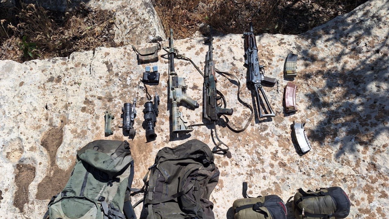 PKK’lı teröristlere ait silah ve mühimmatlar kullanılamaz hale getirildi