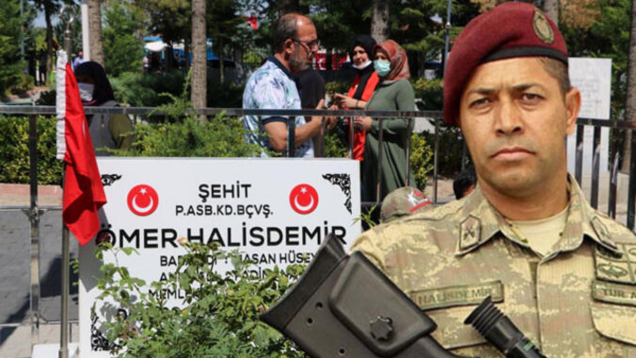 15 Temmuz kahramanı Ömer Halisdemir kabrinde anıldı