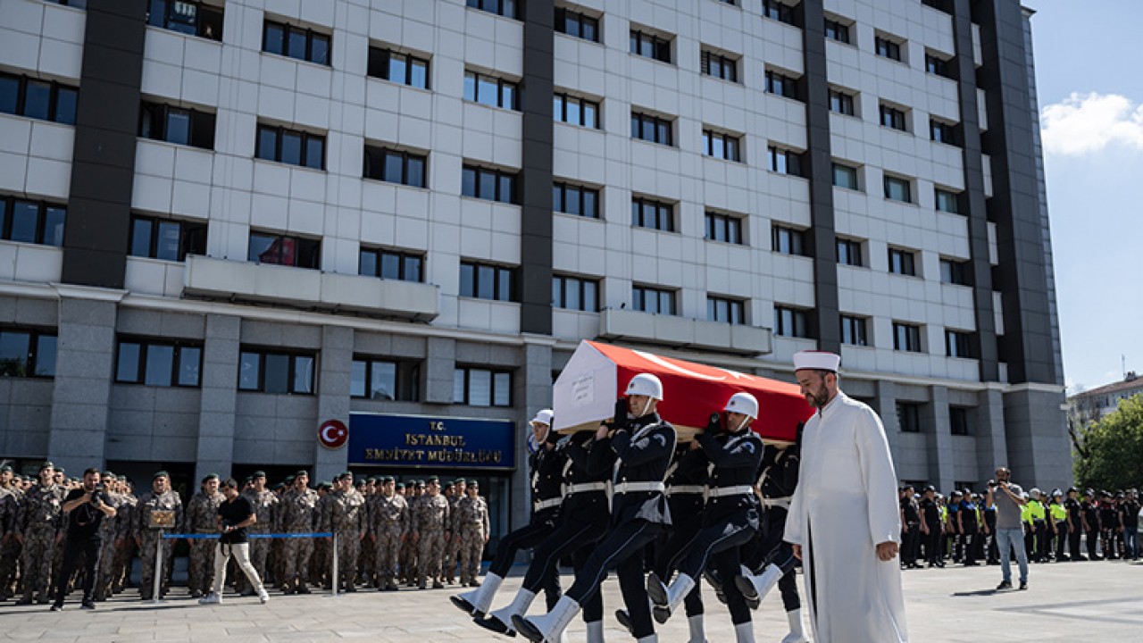 Şehit polis Alp Efe Bekit için İstanbul’da tören düzenlendi