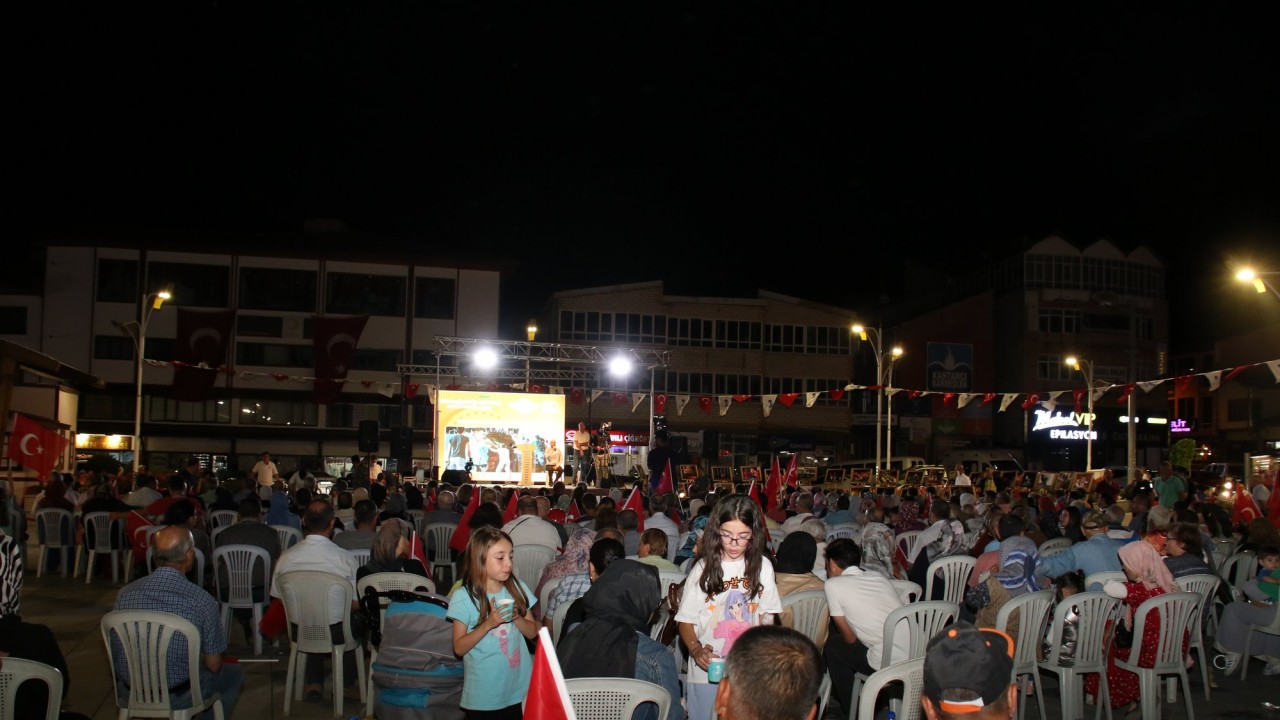 Cumhuriyet Meydanı’nda 15 Temmuz Demokrasi ve Milli Birlik Coşkusu