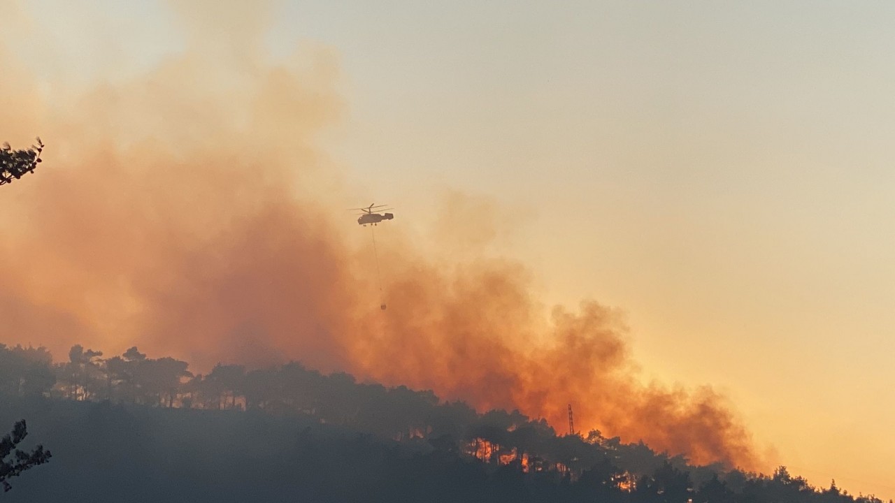 Hatay Belen’de çıkan orman yangınına ekiplerce müdahale ediliyor