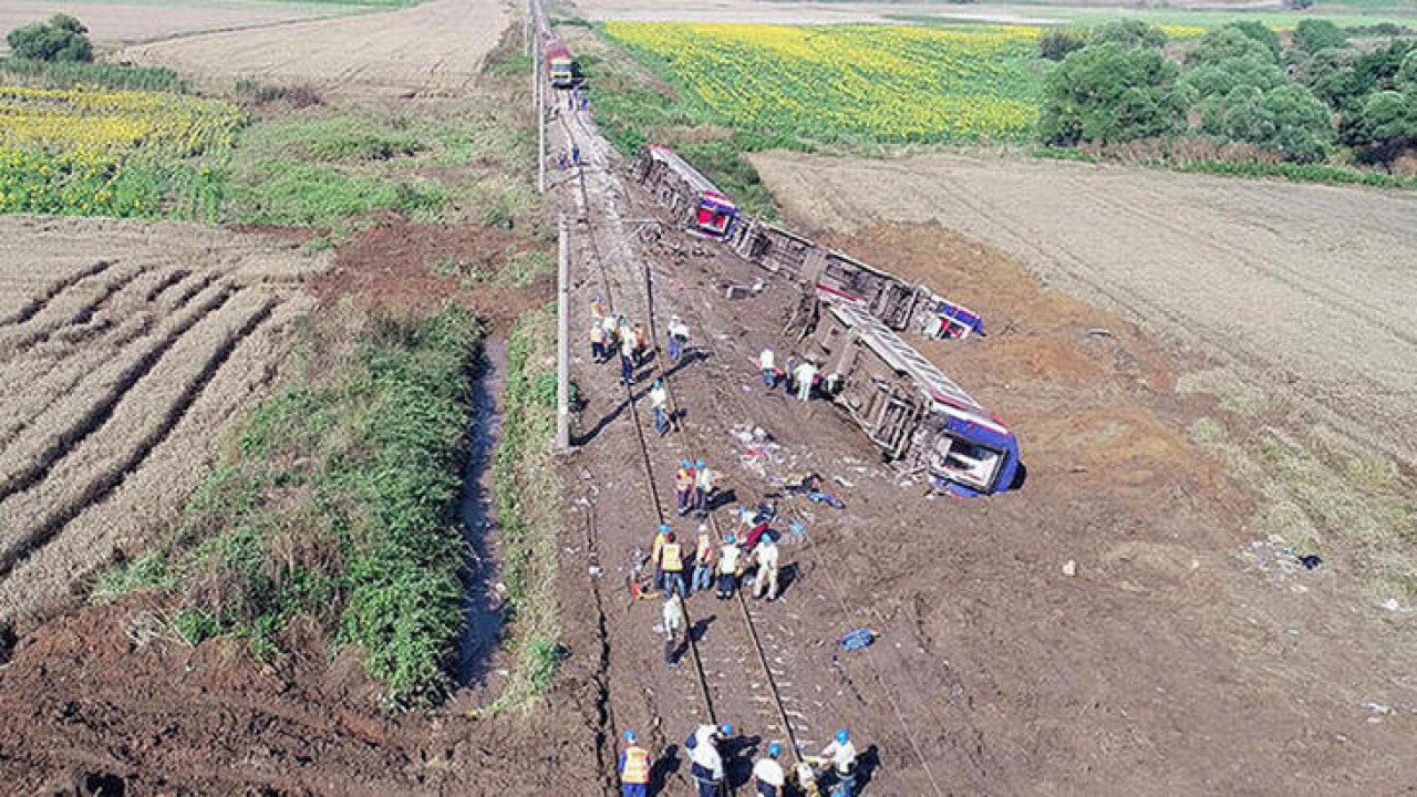 25 kişinin öldüğü tren kazasının bilirkişi raporunda, TCDD’nin birimleri asli kusurlu bulundu