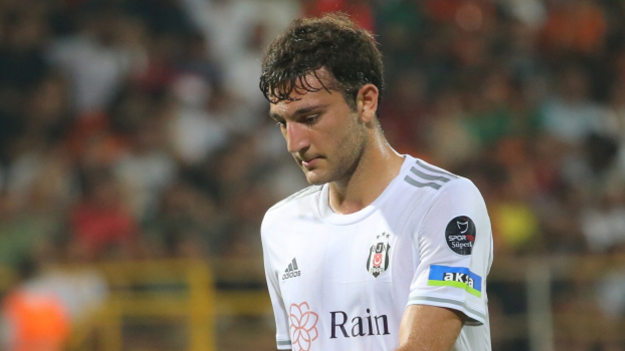 Beşiktaşlı futbolcu Emrecan kazanın ardından darbedildi; hastande tedavi altına alındı