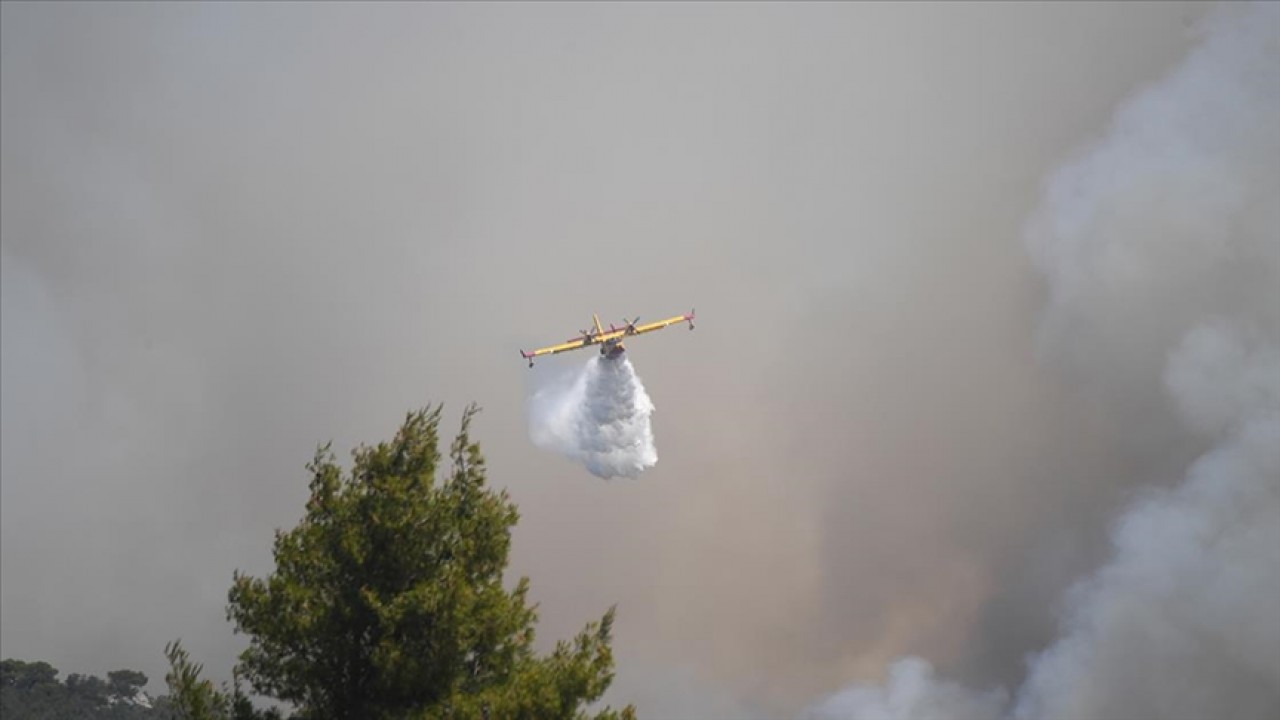 Yunanistan’da yangın söndürme uçağı düştü: 2 pilot hayatını kaybetti