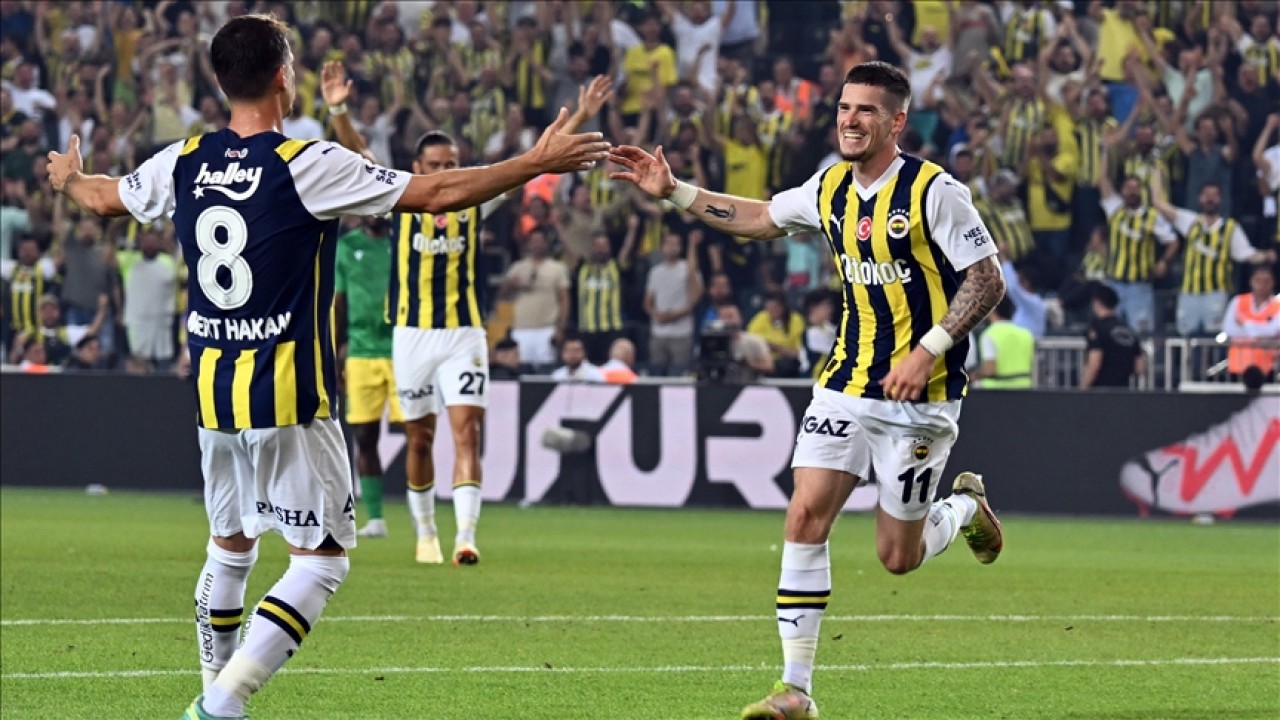 Fenerbahçe avantajı elde etti