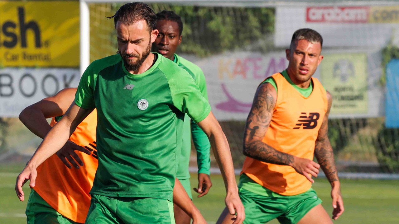 Konyaspor’da tempo yüksek: Günde çift antrenman