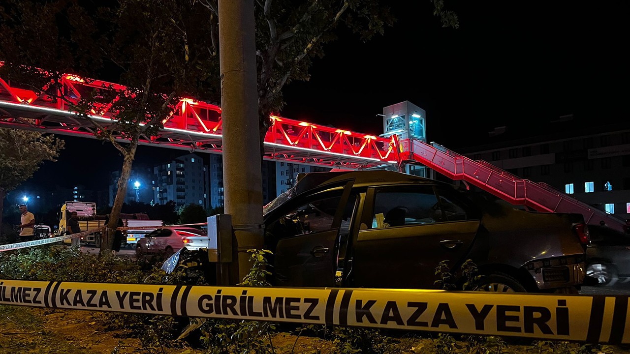 Konya'da 16 yaşındaki çocuğun kullandığı araç hurdaya döndü: 2'si ağır 3 yaralı 