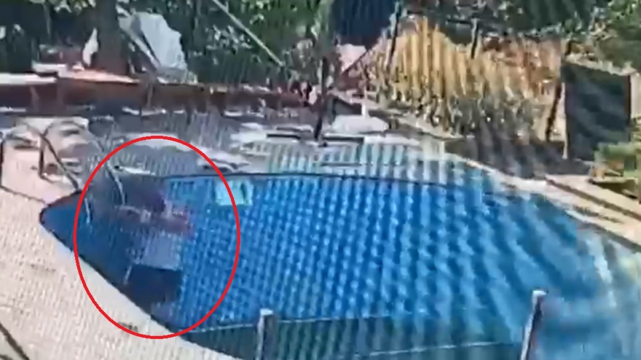 Havuzu temizlerken elektrik akımına kapıldı; o anlar kamerada