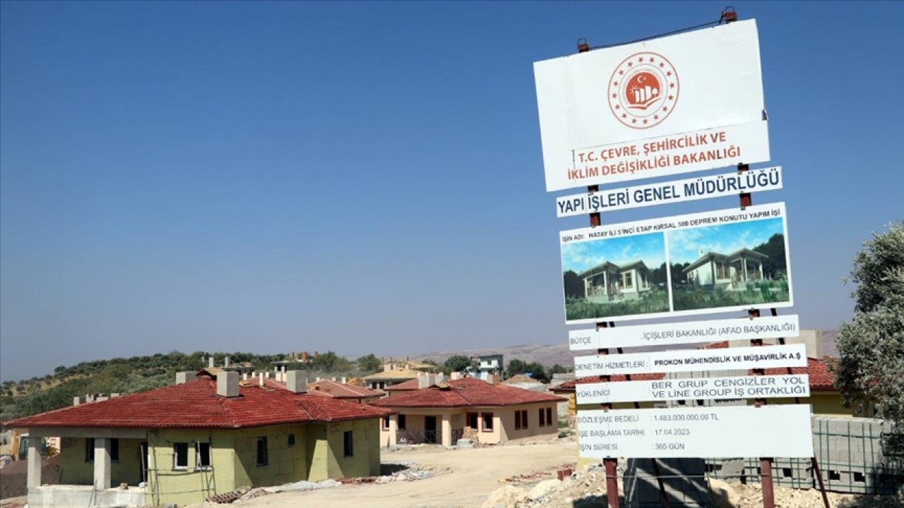 Hatay'ın kırsal mahallelerindeki depremzedeler için 2 bin 283 köy konutu yapılıyor
