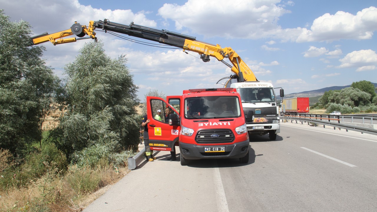 Konya’da araç dereye düştü:3 kişi yaralandı