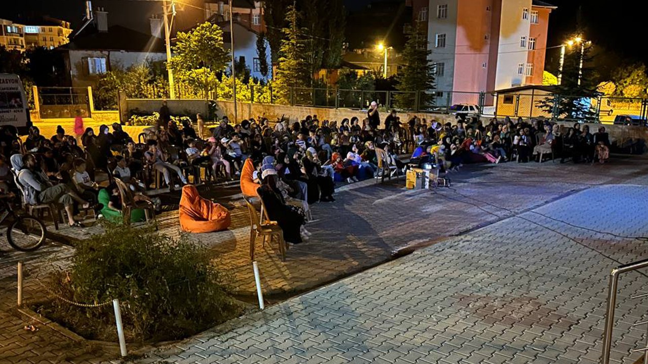 Bozkır Gençlik Merkezinden  açık hava sinema etkinliği
