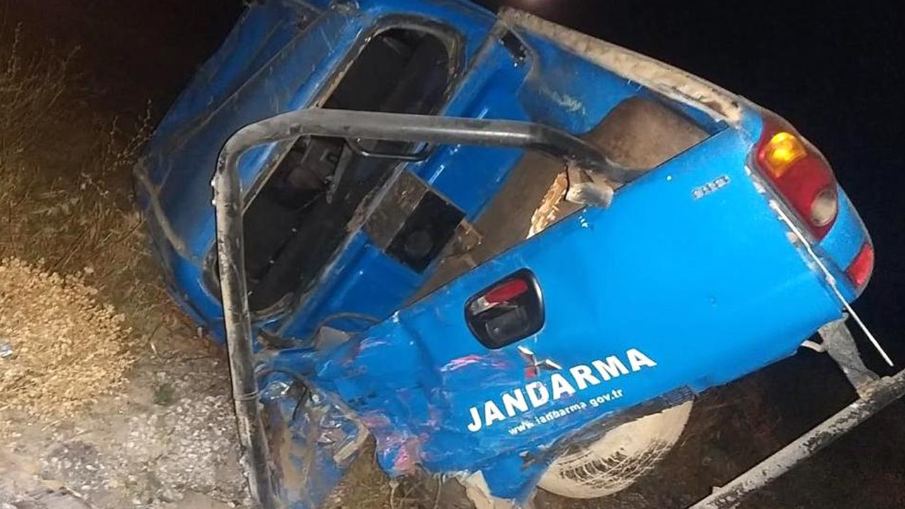 Tırın askeri araca arkadan çarpması sonucu 5 kişi yaralandı