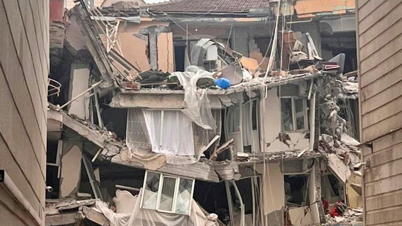 Depremde yıkılan 48 kişinin yaşamını yitirdiği Sözel Apartmanı ile ilgili 3 tahliye