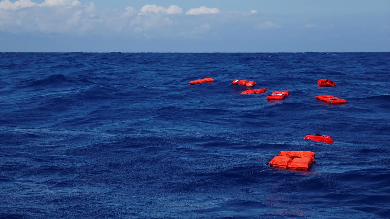 Göçmen teknesi battı: 41 ölü