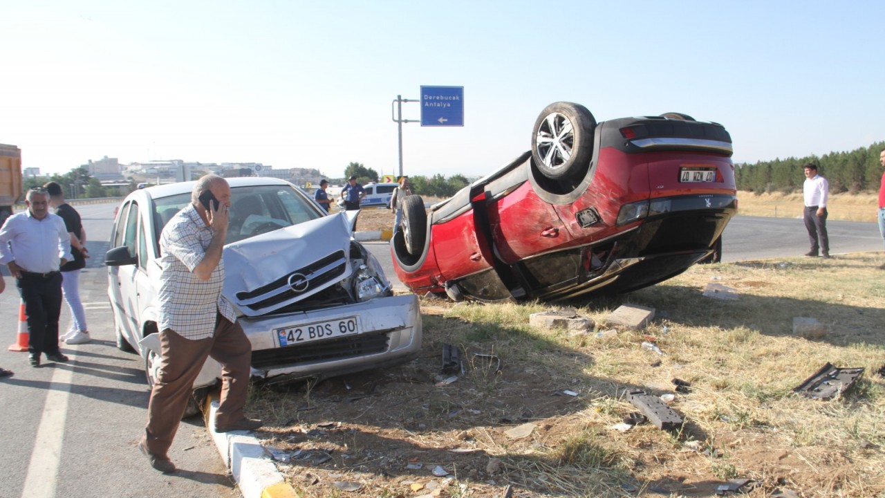 Konya’da iki otomobil çarpıştı: 6 kişi yaralandı
