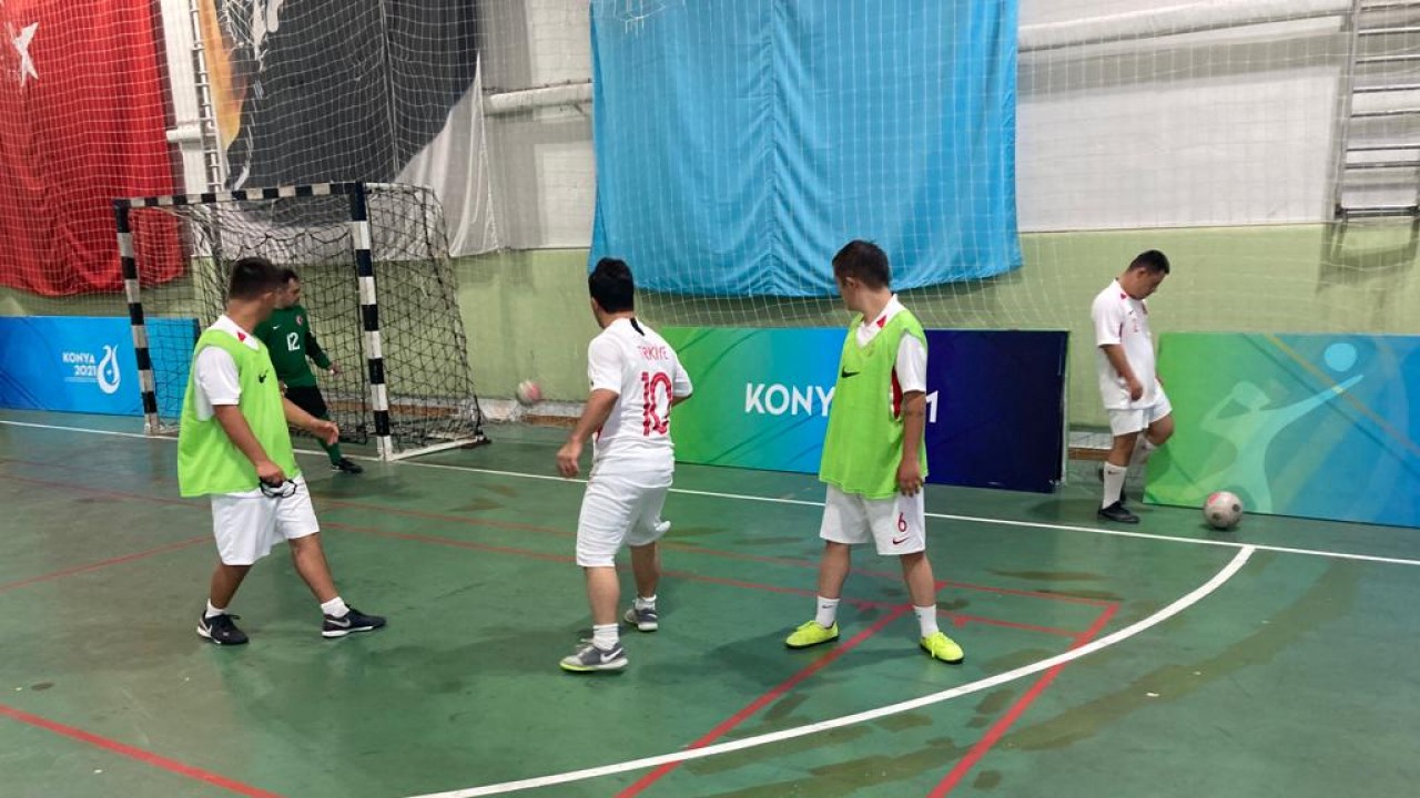 Down Sendromlu Futsal Milli Takımı’nın Konya kampı sürüyor