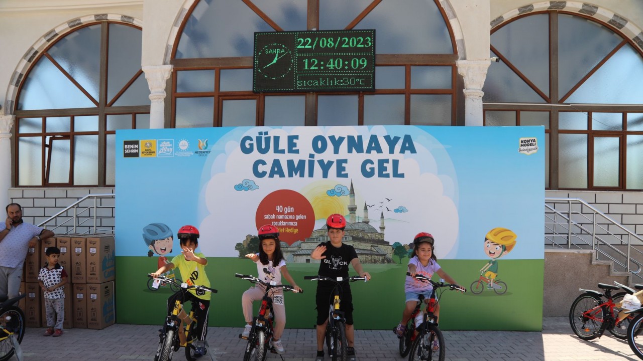 Konya’da “Güle Oynaya Camiye Gel’’ projesiyle çocuklar bisikletlerine kavuştu
