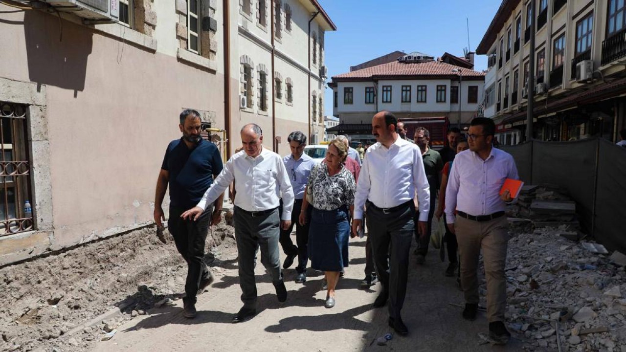 Vali Özkan ve Başkan Altay, Tarihi Valilik Binası restorasyon çalışmalarını inceledi