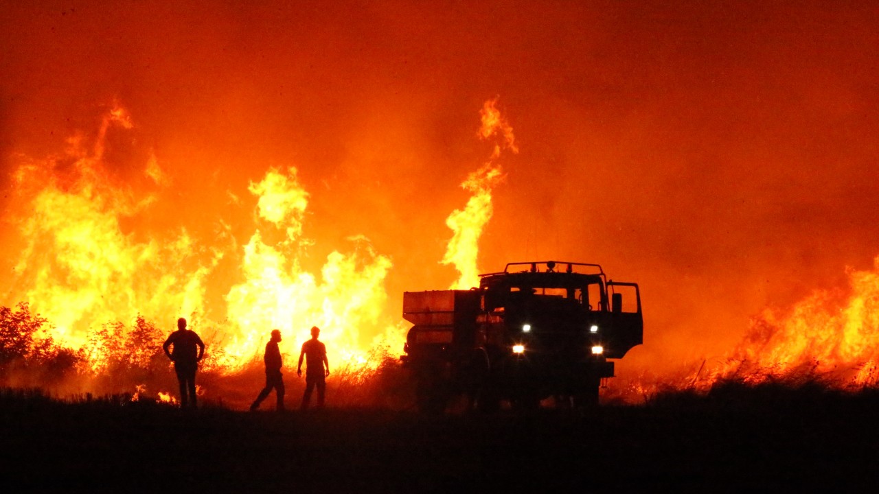 Çanakkale'de orman yangını nedeniyle 4 yerleşim bölgesi tahliye edildi