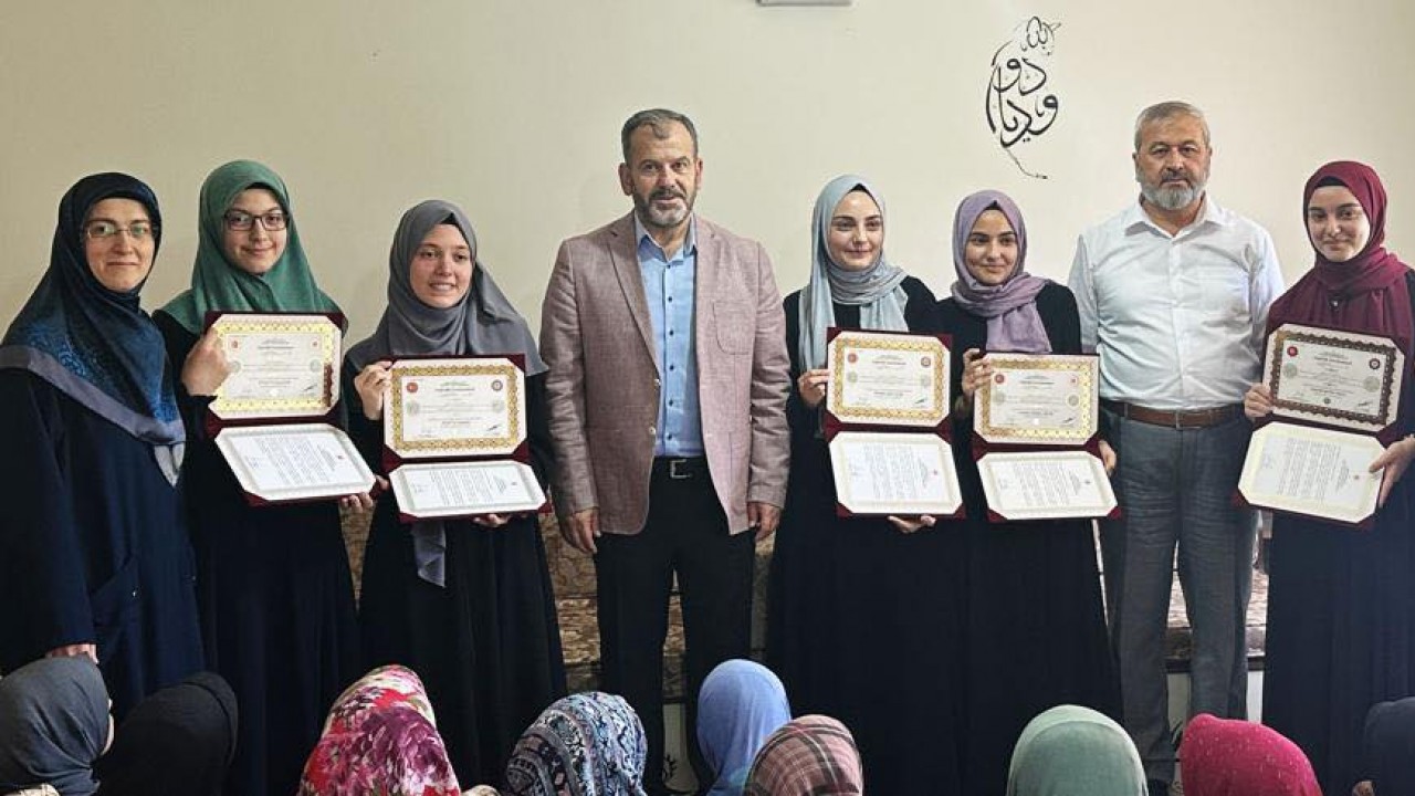 Seydişehir’de hafızlık eğitimini tamamlayan öğrenciler belge aldı