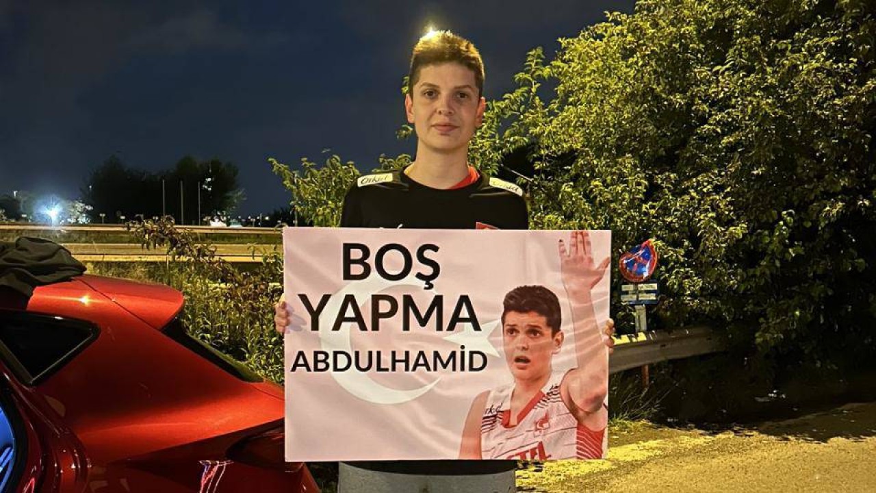 Ebrar Karakurt'un 'Boş Yapma Abdülhamit' paylaşımına AK Parti ve Yeniden Refah Partisi'nden tepki