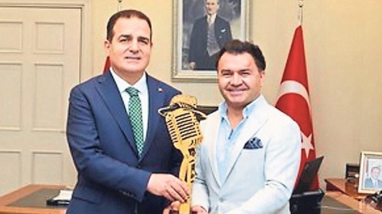 Vali İdris Akbıyık 'Yılın Alkışı Hak Eden Valisi' ödülünü aldı