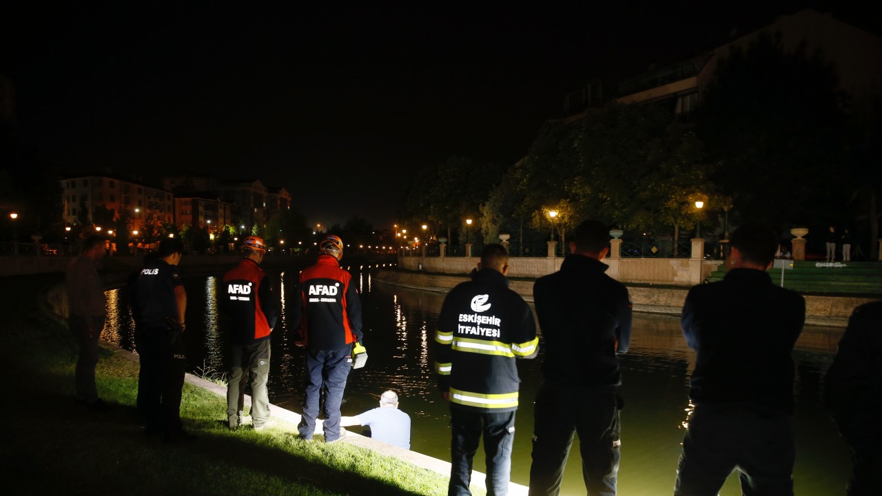 Porsuk Çayı'na düşen iki kardeşten biri hayatını kaybetti