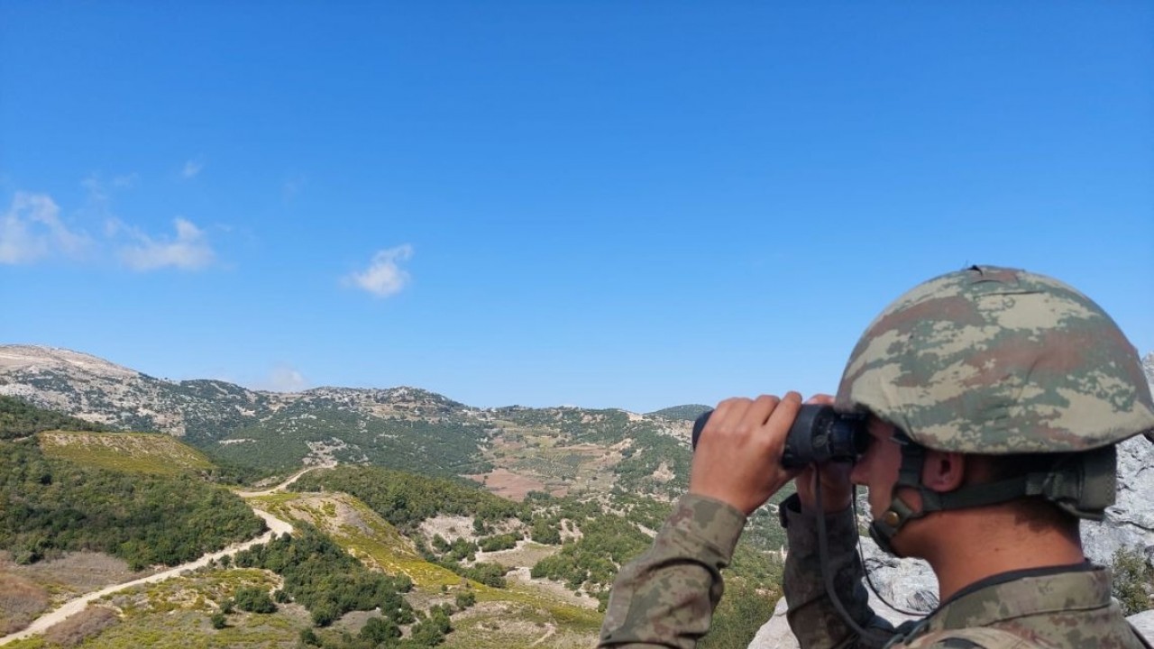 Yunanistan ve Irak sınırlarında 1'i FETÖ üyesi, 5 kişi yakalandı